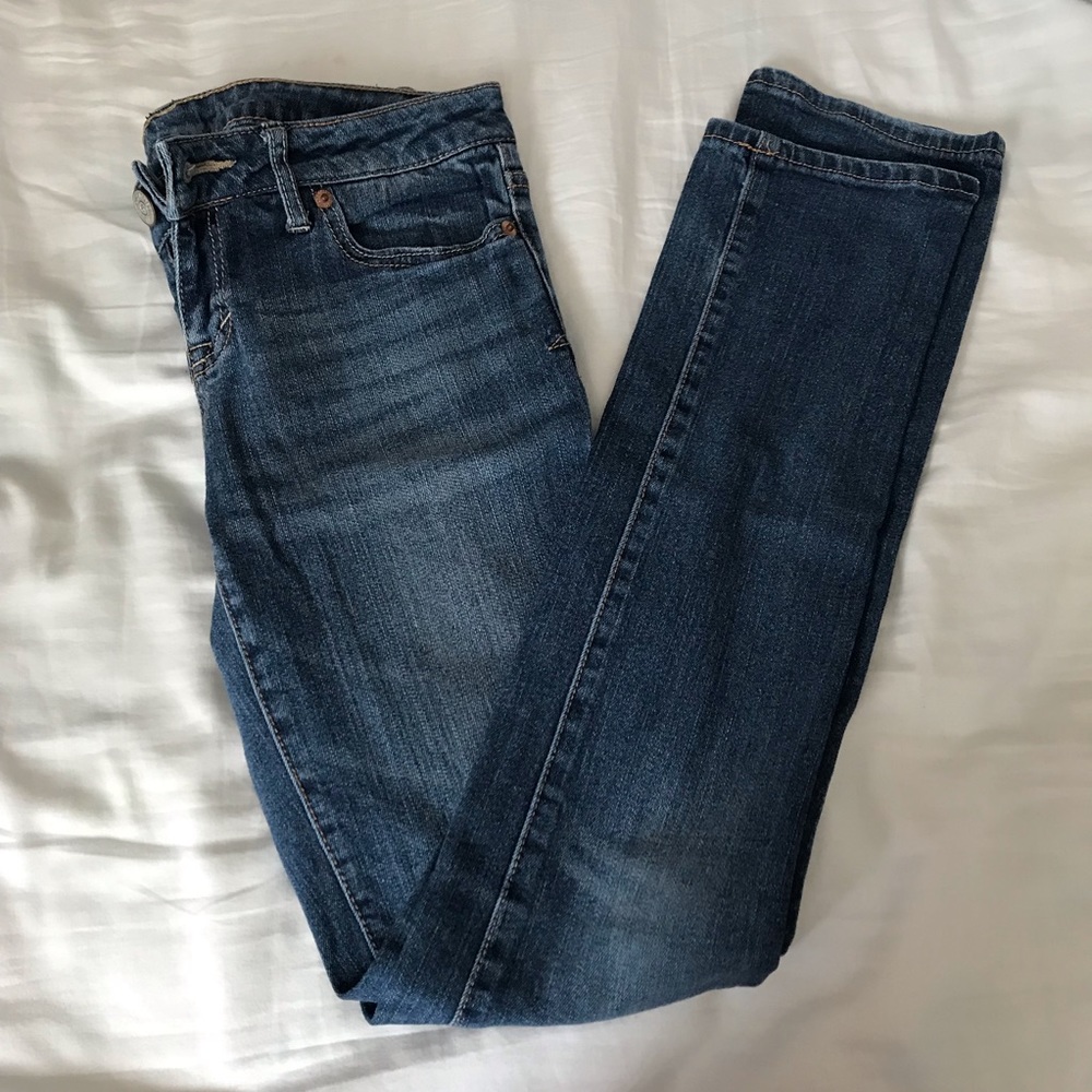 Medium wash skinny jean